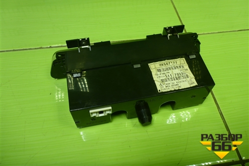 Часы (MR587777) для Mitsubishi Colt с 2004г (Кольт)