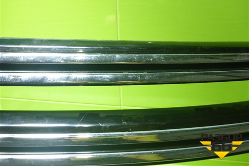 Накладка на решетку радиатора (5N0853655) для Volkswagen Tiguan с 2011-2016г (Тигуан)