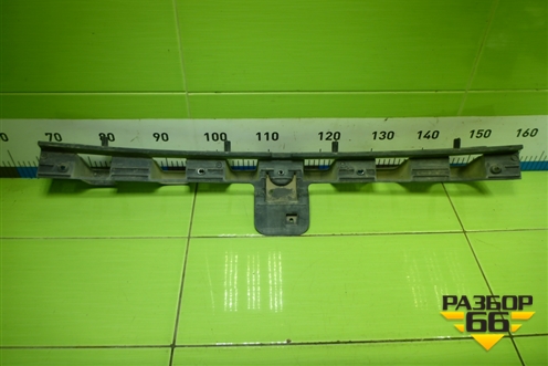 Кронштейн заднего бампера центральный (BM51A17B861A) для Ford Focus 3 с 2011г (Фокус)