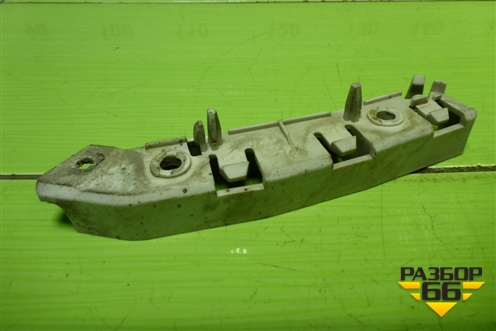 Кронштейн переднего бампера правый (BM5117D958A) для Ford Focus 3 с 2011г (Фокус)