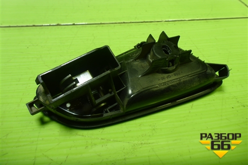 Ручка внутренняя двери задней левой (AM51U22601BDW) для Ford Focus 3 с 2011г (Фокус)