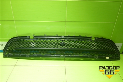 Решетка в передний бампер центральная (J8A217H750AA) для Land Rover Range Rover Velar с 2017г (Велар)