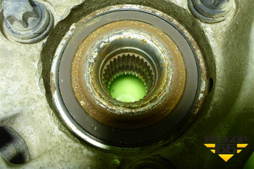 Кулак поворотный передний правый для Opel Insignia с 2008-2017г (Инсигниа)