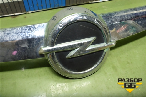 Накладка крышки багажника (13244388) для Opel Insignia с 2008-2017г (Инсигниа)