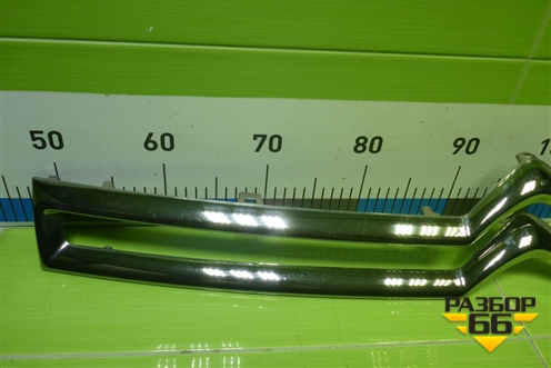 Накладка на решетку радиатора (9810964977) для Citroen Berlingo с 2008г (Берлинго 2)