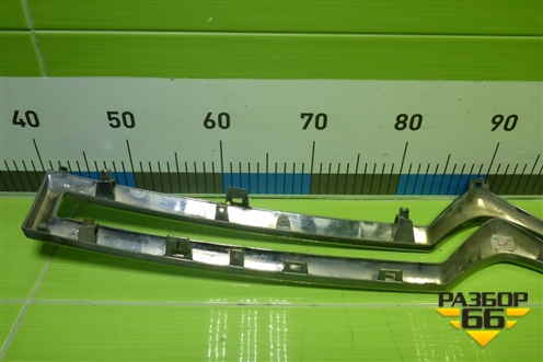 Накладка на решетку радиатора (9810964977) для Citroen Berlingo с 2008г (Берлинго 2)