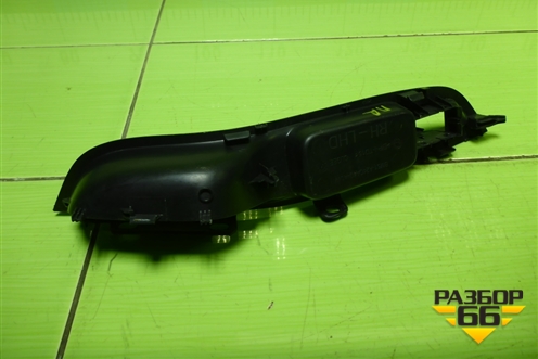 Накладка внутренняя (на обшивку двери передней правой) (BM51A240A40ADW) для Ford Focus 3 с 2011г (Фокус)