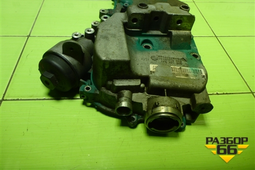 Крышка двигателя передняя (1.4л CAX) (03C109211) для Volkswagen Golf V Plus с 2005-2014г (Гольф 5 Плюс)