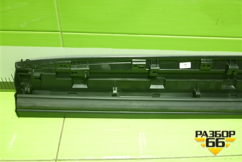 Накладка двери передней правой (8889688743) для Geely Monjaro с 2021г (Монджаро)