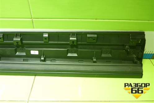 Накладка двери передней правой (8889688743) для Geely Monjaro с 2021г (Монджаро)