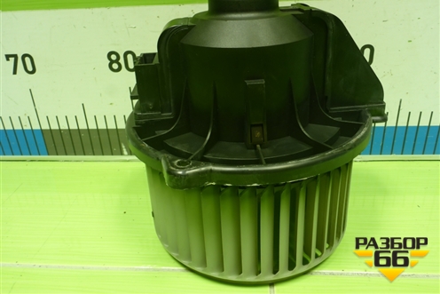 Моторчик отопителя (MZZ0372YD) для Land Rover Discovery 3 с 2004-2009г (Дискавери)