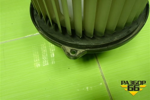 Моторчик отопителя (MZZ0372YD) для Land Rover Discovery 3 с 2004-2009г (Дискавери)