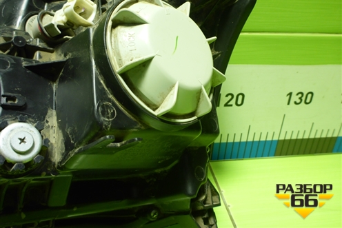 Фара правая (до 2006г галоген) (212-11L-1R) (21211L1R) для Toyota Avensis с 2003-2009г (Авенсис)