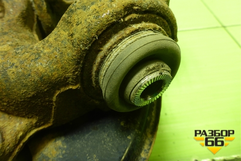 Кулак задний левый (4230542020) для Toyota Rav-4 с 2012-2019г (Рав 4)