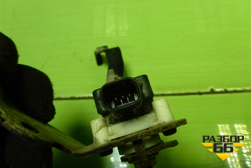 Датчик регулировки дорожного просвета (задний левый) для Toyota Rav-4 с 2012-2019г (Рав 4)