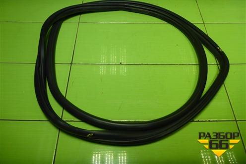 Уплотнитель двери задней правой для Toyota Rav-4 с 2012-2019г (Рав 4)