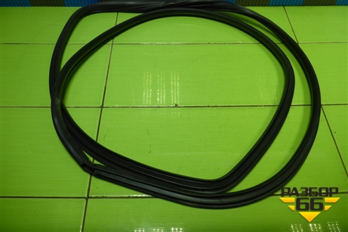 Уплотнитель двери задней левой для Toyota Rav-4 с 2012-2019г (Рав 4)