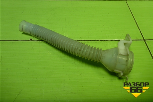 Горловина бачка омывателя лобового стекла для Toyota Rav-4 с 2012-2019г (Рав 4)