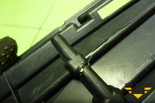 Решетка в передний бампер правая (5312742040) для Toyota Rav-4 с 2012-2019г (Рав 4)