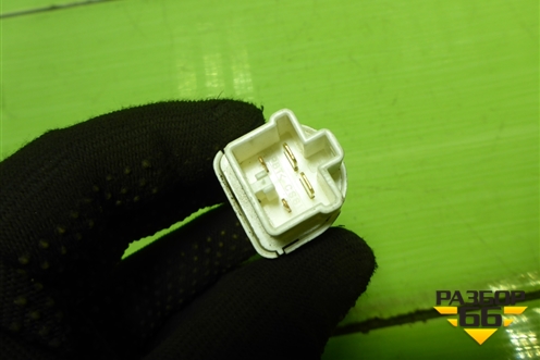 Датчик включения стопсигнала для Toyota Rav-4 с 2012-2019г (Рав 4)