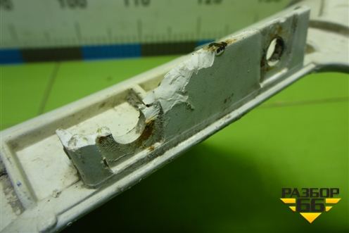 Корпус подножки левой (AZ16D424000021) для Sitrak C7H (С7Н)