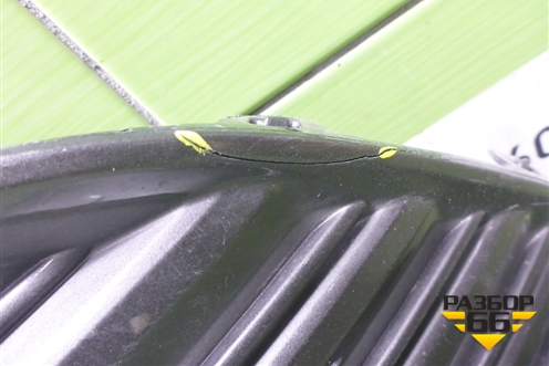 Решетка в передний бампер центральная (до 2020г не оригинал) для Toyota Camry V70 с 2017г (Камри)