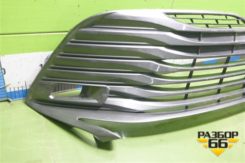 Решетка в передний бампер центральная (до 2020г не оригинал) для Toyota Camry V70 с 2017г (Камри)