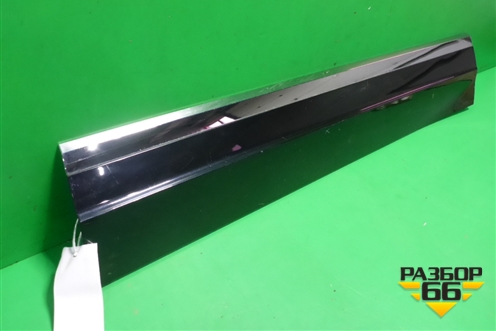 Накладка двери передней правой (760854940A) для Volkswagen Touareg с 2018г (Туарег)