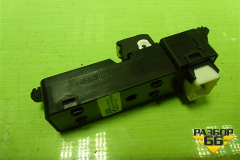 Кнопка стеклоподъёмника (передняя правая) (93575D3500) для Hyundai Tucson с 2015-2022г (Туксон)