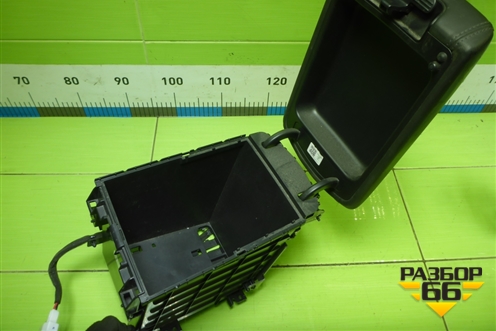 Подлокотник (M84690D7AA0TRY) для Hyundai Tucson с 2015-2022г (Туксон)