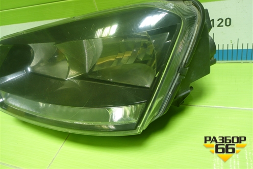Фара левая (после 2013г галоген) (5L1941015D) для Skoda Yeti с 2009г (Етти)