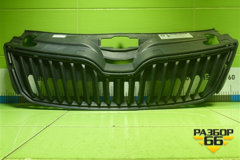 Решетка радиатора (5JA853668) для Skoda Rapid с 2013г (Рапид)