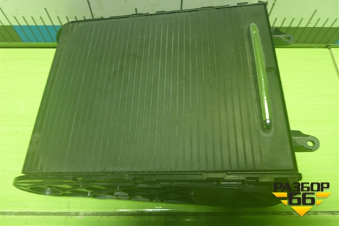 Подстаканник (в консоль) (3C0858329A) для Volkswagen Passat (B6) с 2005-2010г (Пассат Б6)