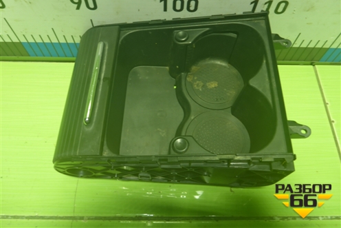 Подстаканник (в консоль) (3C0858329A) для Volkswagen Passat (B6) с 2005-2010г (Пассат Б6)