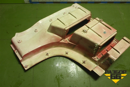 Корпус подножки левой (8405223C6201) для Dongfeng DFH4180
