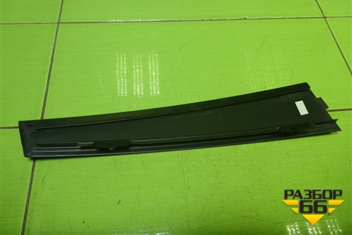 Накладка двери передней правой (на рамку) (3C4837902) для Volkswagen Passat (B6) с 2005-2010г (Пассат Б6)