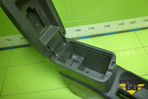 Подлокотник (8011A083) для Mitsubishi ASX с 2010г (АСХ)