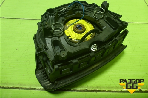Подушка безопасности в рулевое колесо для Volkswagen Passat (B6) с 2005-2010г (Пассат Б6)