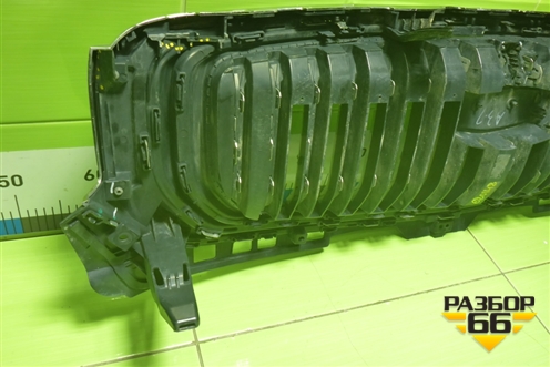 Решетка радиатора (под камеру) (8889607258) для Geely Monjaro с 2021г (Монджаро)