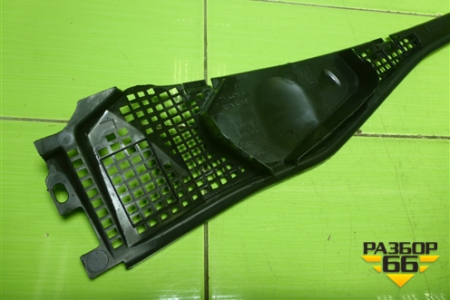 Решетка стеклоочистителей левая (8200825457) для Renault Logan с 2004-2015г (Логан)