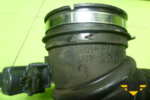 Патрубок воздушного фильтра (01788122130) для Toyota Corolla (E12) с 2001-2007г (Королла 120)