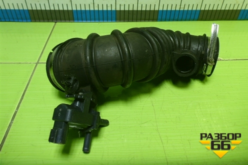 Патрубок воздушного фильтра (01788122130) для Toyota Corolla (E12) с 2001-2007г (Королла 120)