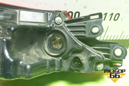 Фонарь задний наружный правый (Led) для Toyota Camry XV80 с 2024-2026г (Камри)
