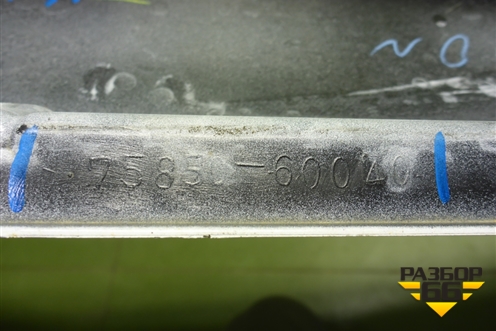 Накладка на порог наружная правая (7585060040) для Toyota Land Cruiser (200) с 2008г (Ленд Крузер)