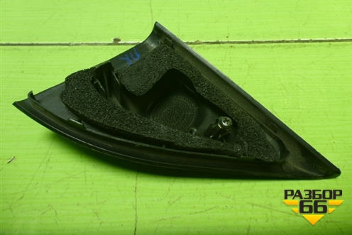 Накладка двери передней правой уголок (876602E020) для Hyundai Tucson с 2004-2010г (Туксон)