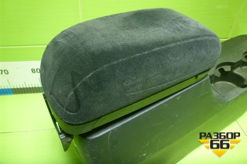 Подлокотник (846702E100) для Hyundai Tucson с 2004-2010г (Туксон)
