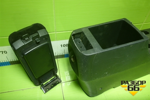 Подлокотник (846702E100) для Hyundai Tucson с 2004-2010г (Туксон)