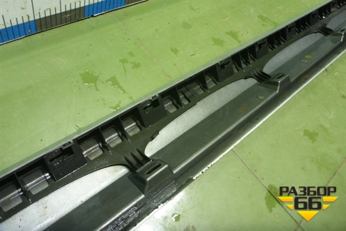 Накладка на порог наружная левая (3C8853855B) для Volkswagen Passat-CC с 2008г (Пассат ЦЦ)