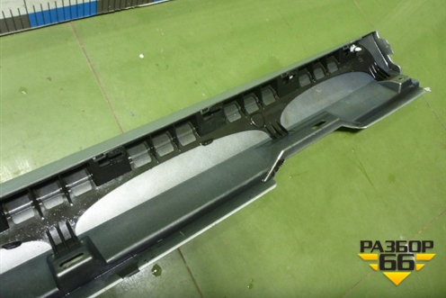 Накладка на порог наружная правая (3C8853856B) для Volkswagen Passat-CC с 2008г (Пассат ЦЦ)