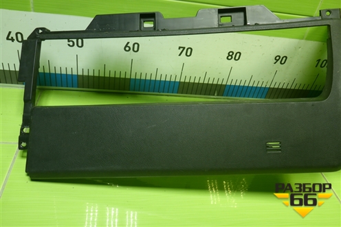 Накладка на торпедо  (812W61470032) для Sitrak C7H (С7Н)